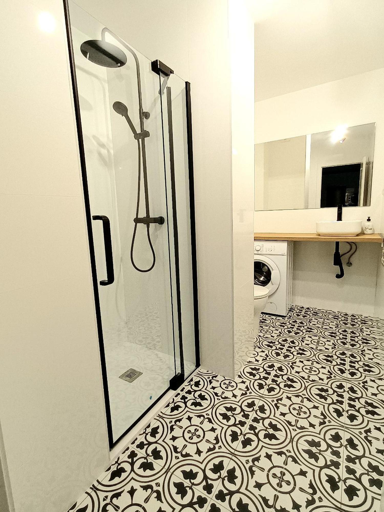 Apartamento Vacacional Cuarteles Malaga Exterior photo